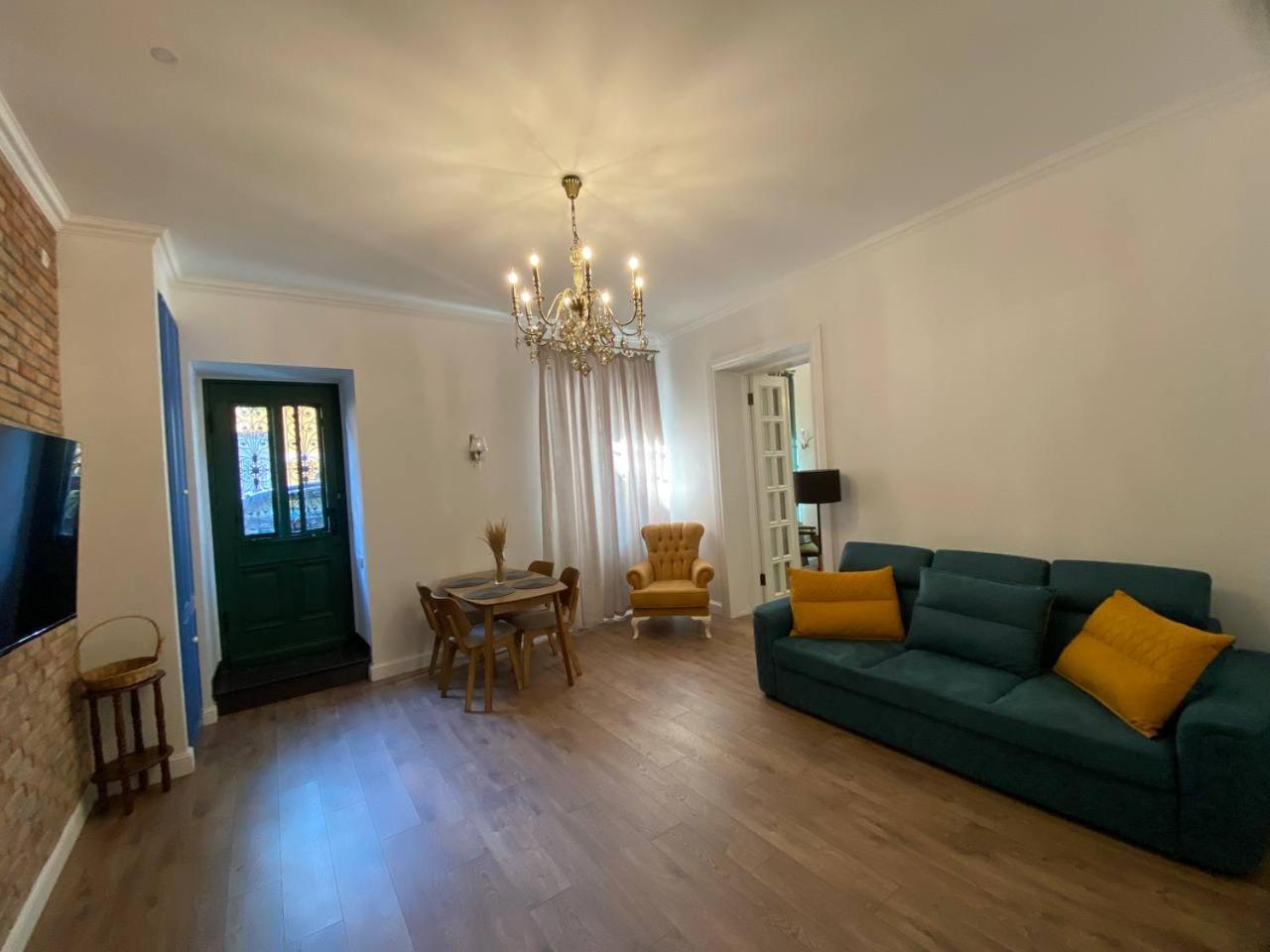 Apartments Margarita Тбилиси Екстериор снимка