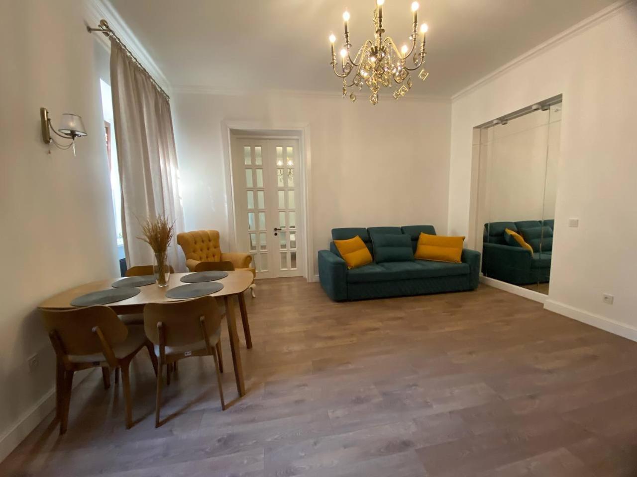 Apartments Margarita Тбилиси Екстериор снимка