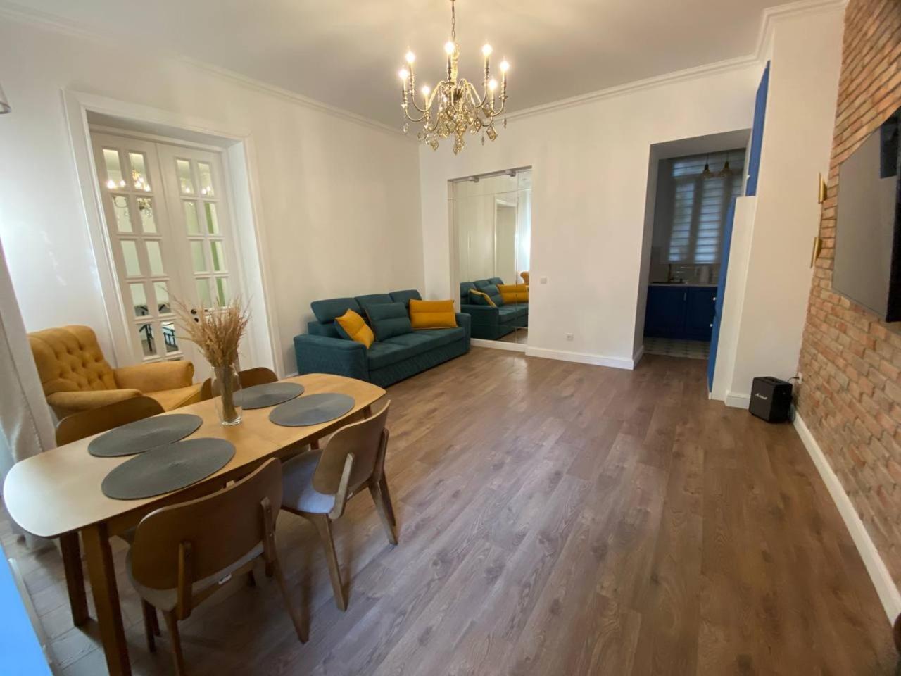 Apartments Margarita Тбилиси Екстериор снимка