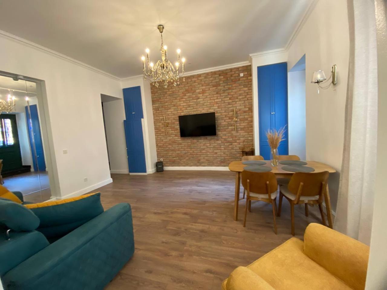 Apartments Margarita Тбилиси Екстериор снимка