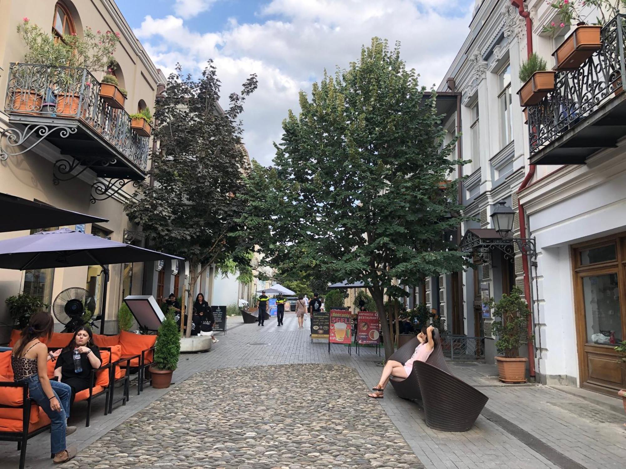 Apartments Margarita Тбилиси Екстериор снимка